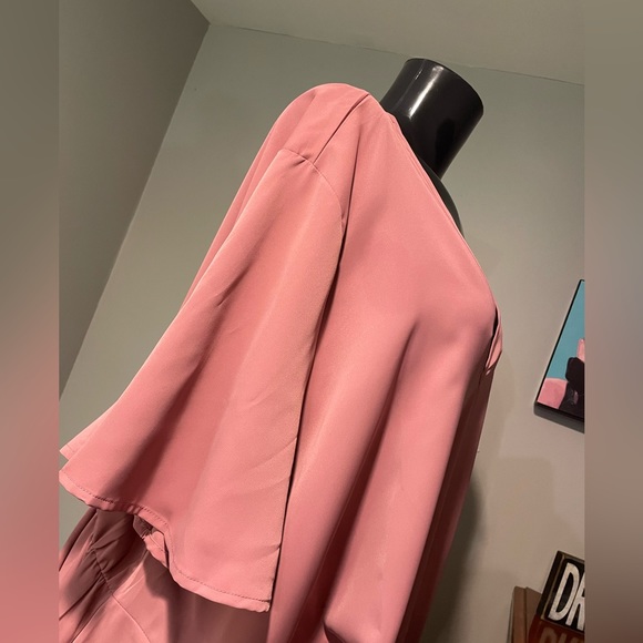 Women’s Plus Size Blouse (22-24 ) - Picture 7 of 7